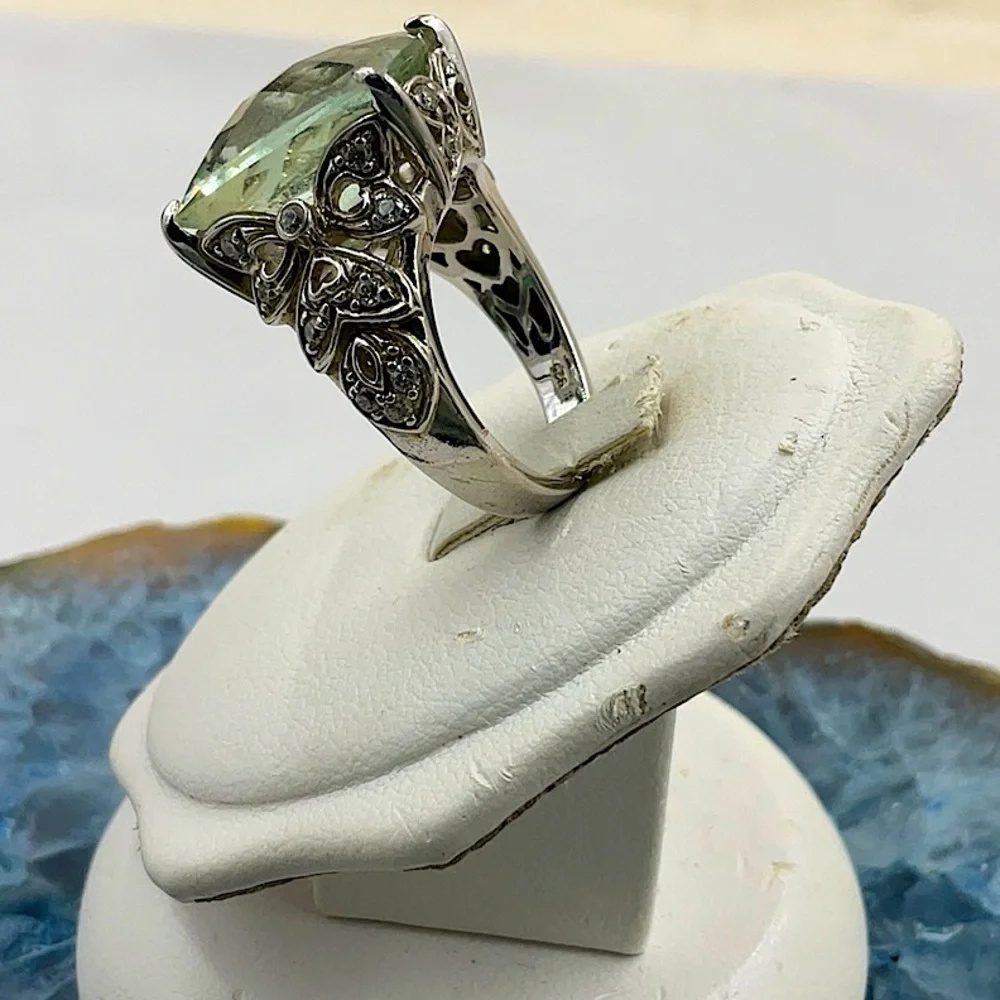 Vtg. Sterling Silver Green Amethyst Ring Size 7 1/2 (Size 7.5) - Picture 5 of 11